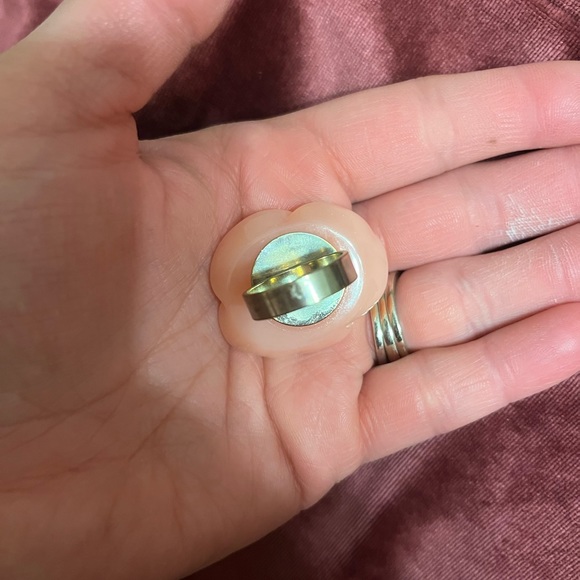 Nwt womens oversized peach flower ring - Picture 4 of 4